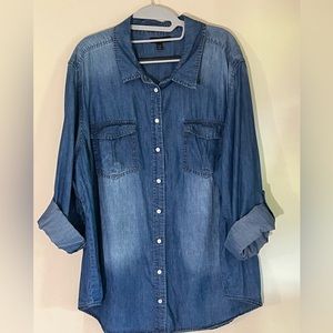Long-sleeved denim shirt